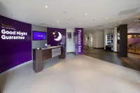 Premier Inn Cirencester - parking