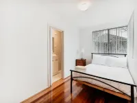 Restful Canberra Retreat in Spacious Terrace Home - 2つ星