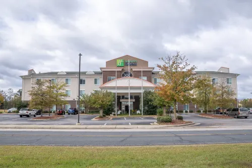Holiday Inn Express Pembroke by IHG