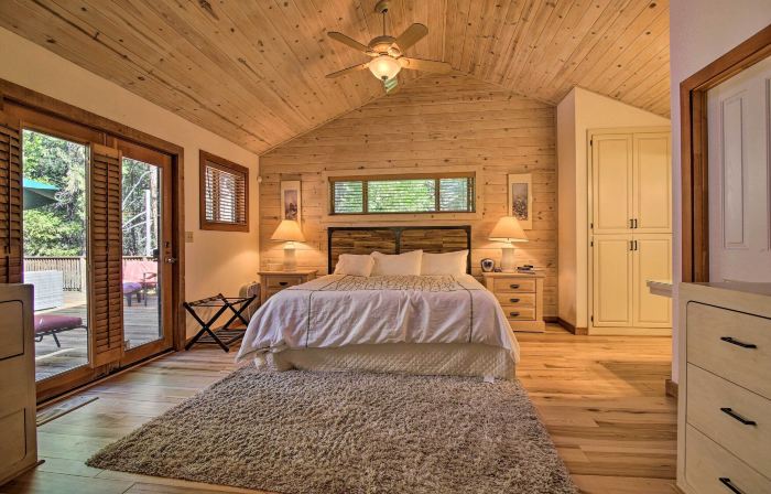 5 Mi to Hiking: Custom Cabin w/ Deck in Arnold!