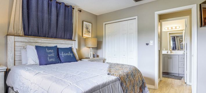 Private and Picturesque Escape on Lake Henry! Hotels in Highlands County