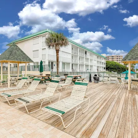 Tropical Suites at Sunglow Resort