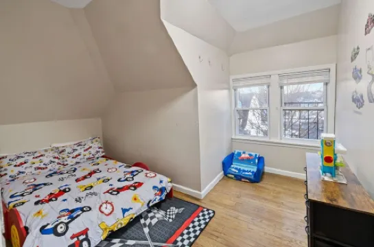 Modern 2BR Near NYC With Free Parking Workspace