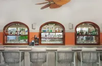 Mango Bay All Inclusive - Bares