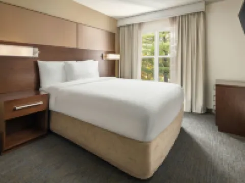 Residence Inn Springfield Chicopee チコピーのホテル