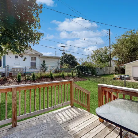 Work & Play! Home 1 Mi to Dtwn & Central Market