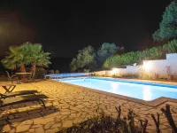 Charming French Villa with Pool - 빌라