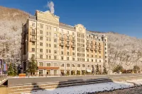 Azimut Hotel Freestyle Rosa Khutor فنادق في 