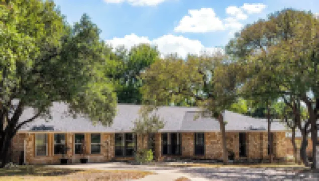 ชิค เอสเคป พูล ฮอต ทับ ยิม เพลย์รูม