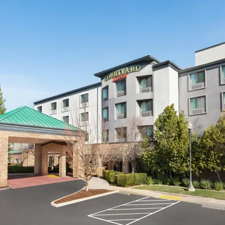 Courtyard Sacramento Folsom
