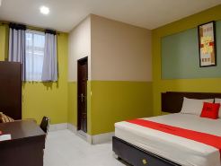 レッドドアーズ シャリア ット ホテル ウィズマ インドネシア ケンダリ