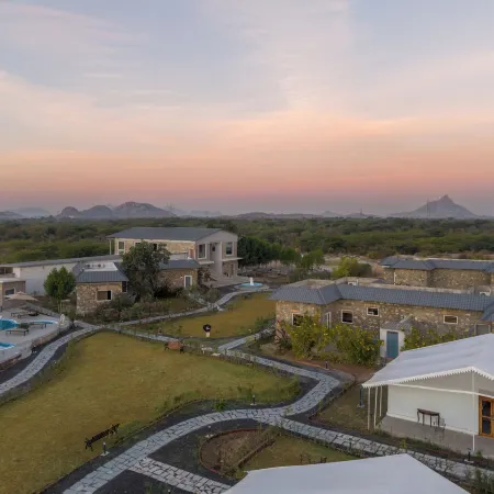 jüSTa Luxé -Highpoint Jawai