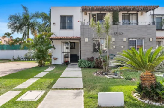 Modern Pool Side House Hotels in Cerro