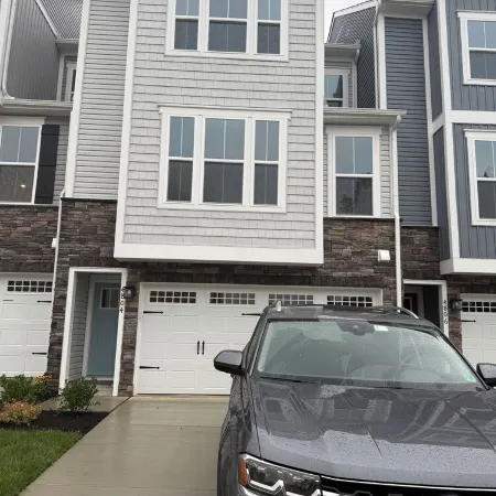 J cornerstone Modern House Charming 3 room townhome in delightful Fredericksburg
