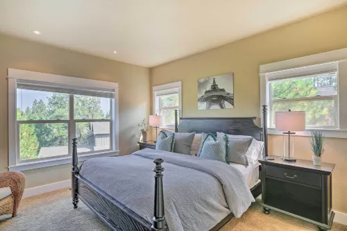 Stunning Bend Retreat < 20 Mi to Mt Bachelor! - Homestays