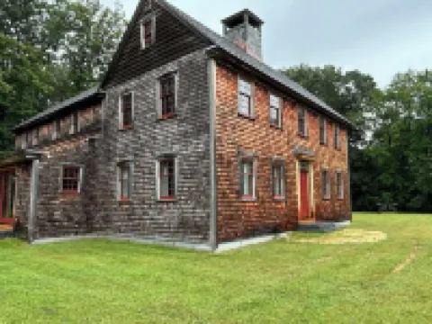 52-acre Berkshires Farmhouse Fire Pit, Outdoor Dining + Trails Copper Kettle Farm by Avantstay 設菲爾德酒店