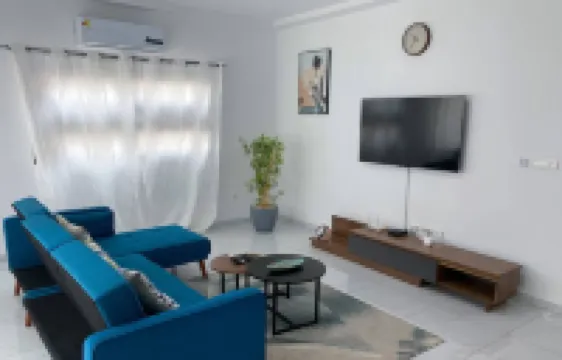 Elegant 2-bedroom Apartment in Chic Abidjan Neighborhood