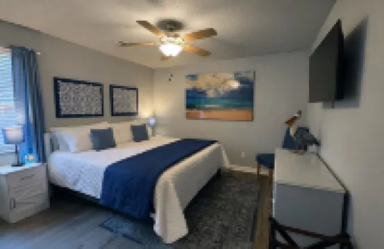 Egret's Cove-Free Beach Pass, Near Golfing and Marina, Walk to Restaurants!