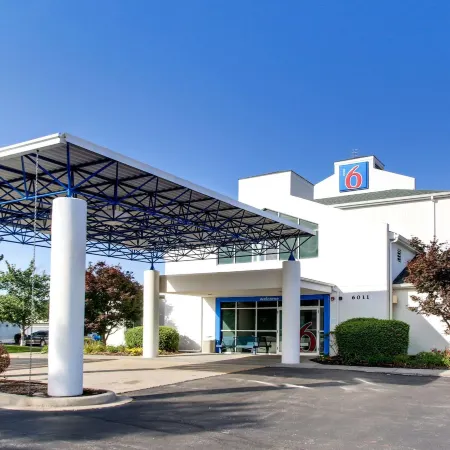 Motel 6 Springfield, IL