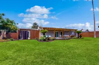Spacious Dog-friendly House Near Beaches, Historic Downtown W/beach Access - Bungalows