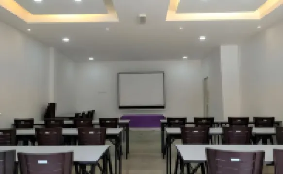 LOUIS Hotel