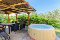Apartments Opsenica - Hot Tub