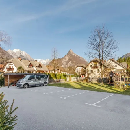 Apartments Skok with Rafting and Free Parking
