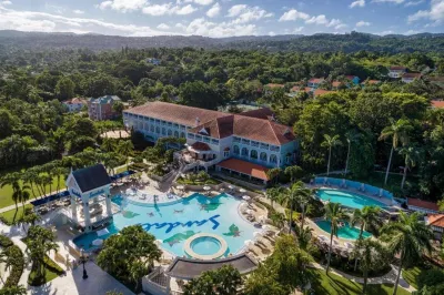 Sandals Ochi Beach All Inclusive Resort - Couples Only فنادق في 