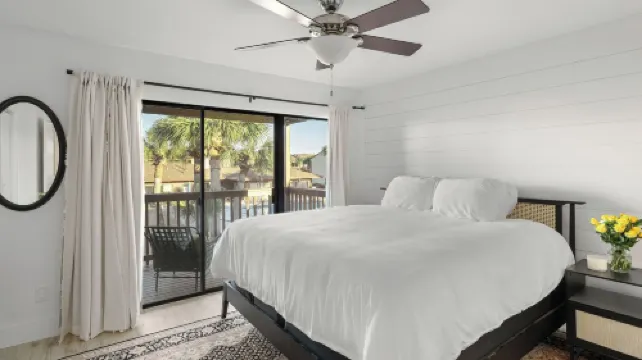 Sandbar Serenade by Avantstay Beachside Home + Pool + Tennis Court + Beach Access + Near Pier Park