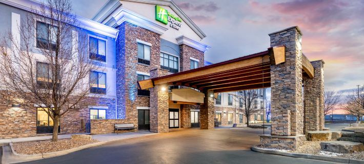 Holiday Inn Express & Suites LOVELAND by IHG Hotel di Larimer County