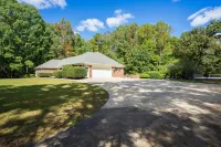 Grand Retreat Luxury Vacation for Large Groups