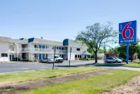 芝加哥奧黑爾6號汽車旅館-席勒公園