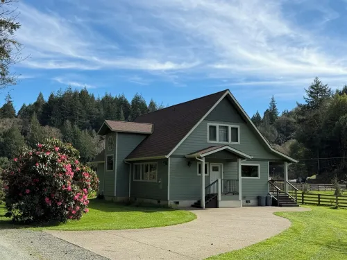 Serene Rural Home Short Drive to Bandon Beaches, Oregon Dunes Recreational Area
