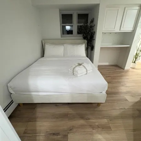 Luxe 1BR Oasis - Prime NY Stay