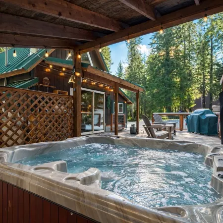 Camp David 1 Bedroom Home by NW Comfy Cabins