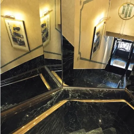 Hôtel du Lion Отели рядом с достопримечательностью «Станция RER Denfert Rochereau»