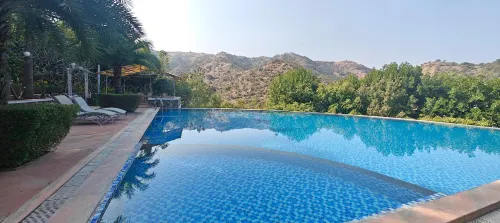 The HighGarden Resort