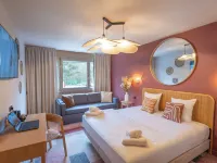 Bhoma Bourges - Hôtel & Restaurant โรงแรมในบูร์ช