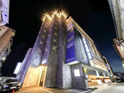 Gray hotel