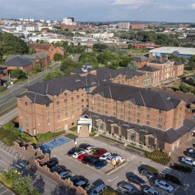 DoubleTree by Hilton Stoke on Trent Hotels near Staffordshire University