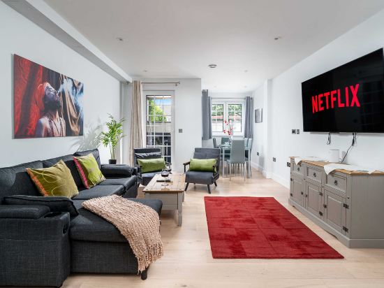 2Bed 2Bath   Hendon - 3 min to Train - 65 Inch TV