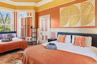 Spacious 220sqm House     10-min Dr City Ctr Heaton - Villas