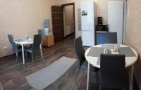 Hotel Lyuksemburg - 駐車場