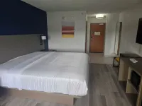 Rodeway Inn - parking