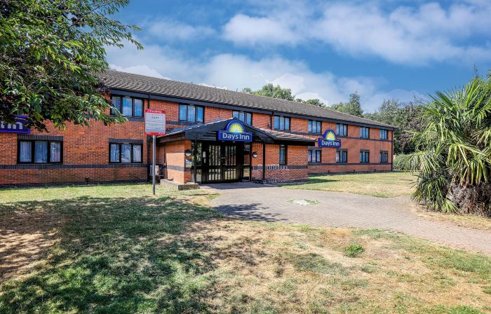 Days Inn by Wyndham Warwick North M40