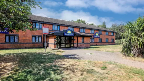 Days Inn by Wyndham Warwick North M40 in Warwick