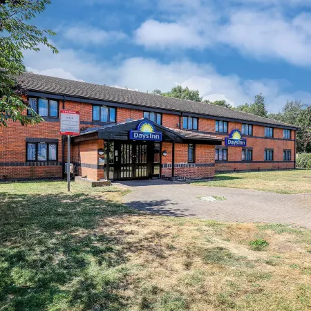 Days Inn by Wyndham Warwick North M40
