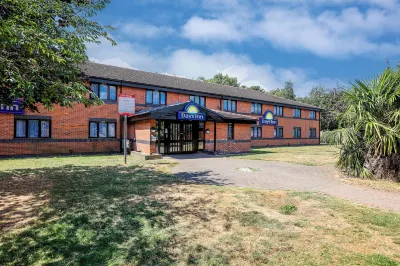 Days Inn by Wyndham Warwick North M40 โรงแรมใน