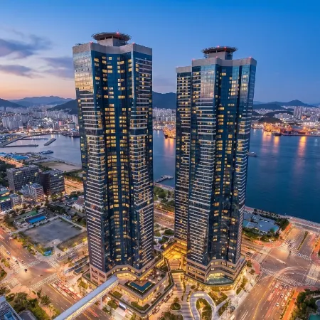 Le Collective Busan Station Отели в г. Пусан