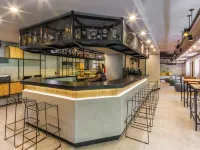 Ibis Porto Centro Mercado Do Bolhao Отели рядом с достопримечательностью «Санто-Ильдефонсо»